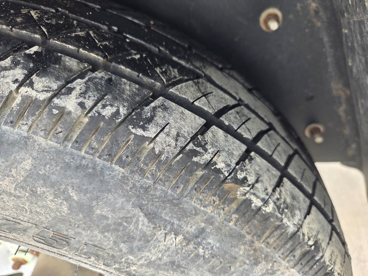 2016-massey-ferguson-8-image-31