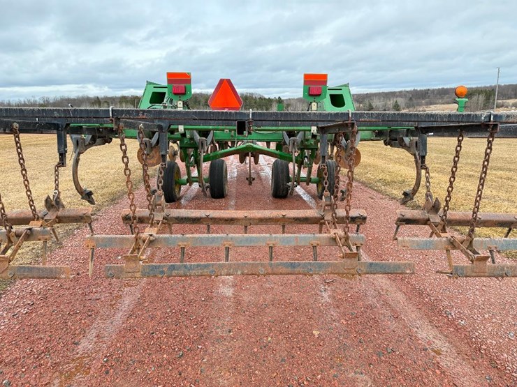 john-deere-2700-image-32