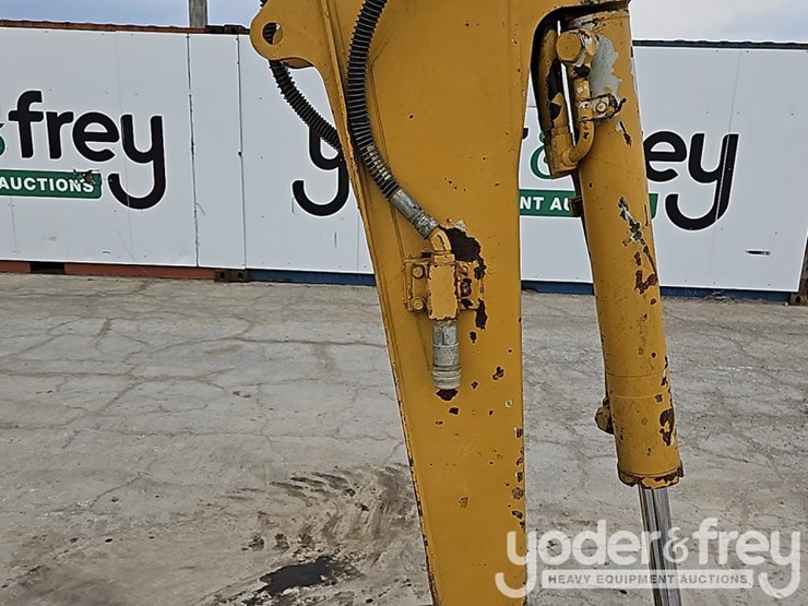 2014-takeuchi-tb235-image-21