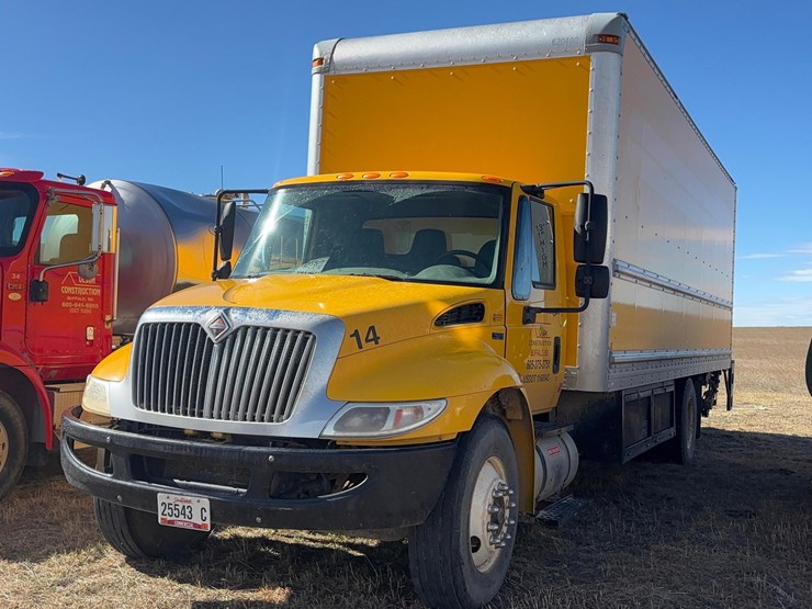 2012-international-box-truck-image-1
