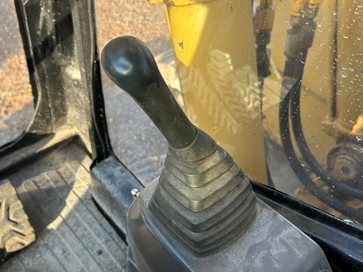 2004-caterpillar-321c-image-55