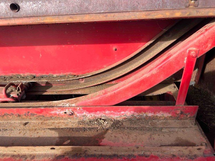 new-holland-69-image-10