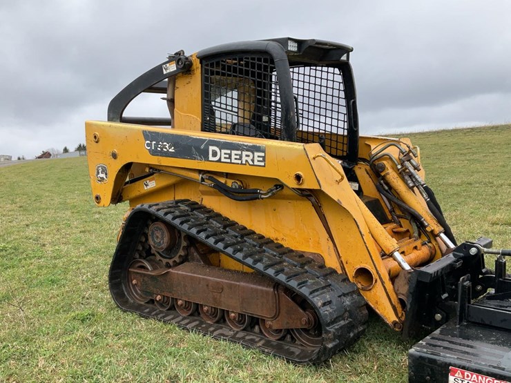 2003-deere-ct332-image-7