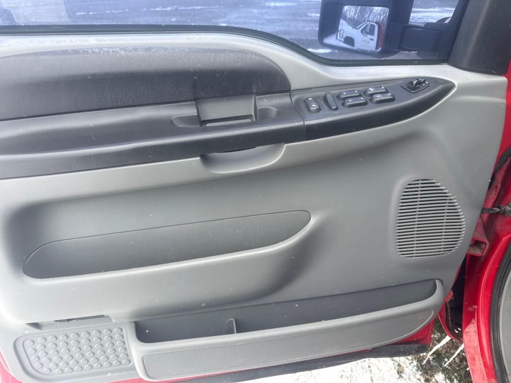 2004-ford-f350-image-22