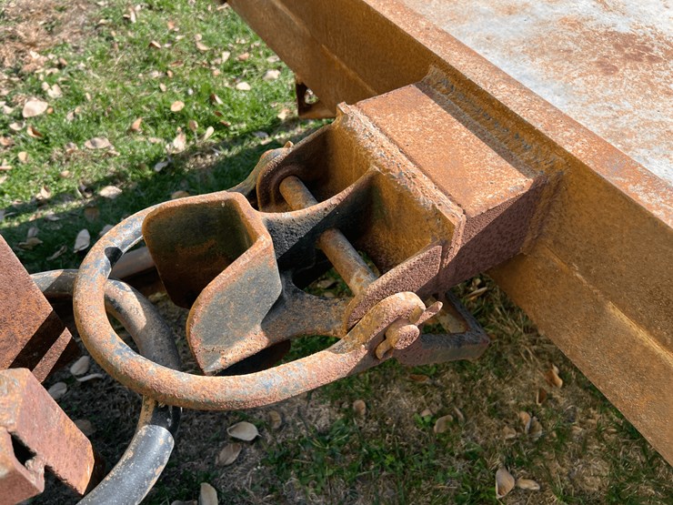 set-of-3-flat-cars-image-7