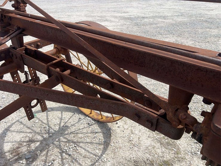 moline-universal-image-25