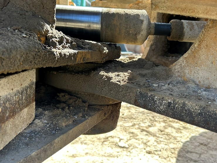 2010-deere-544k-image-24