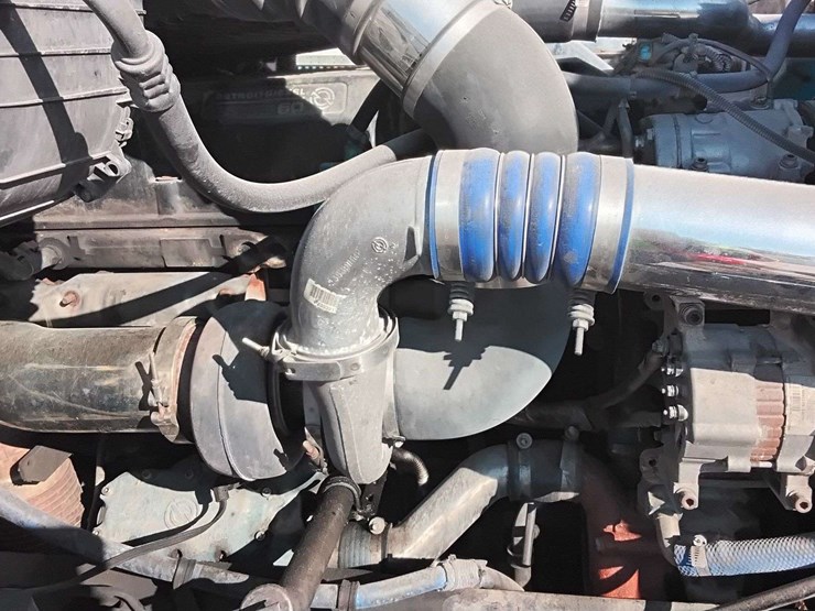 2019-peterbilt-579-image-31