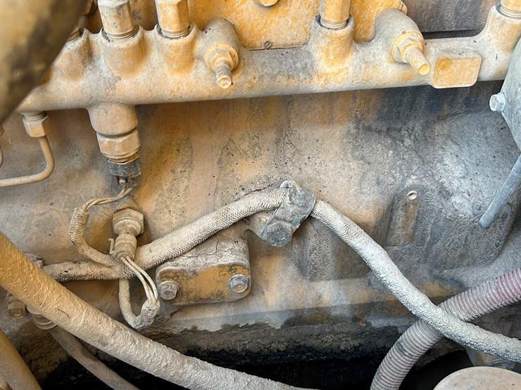 2010-deere-544k-image-44