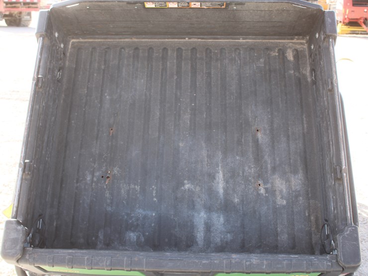 2019-john-deere-gator-image-37