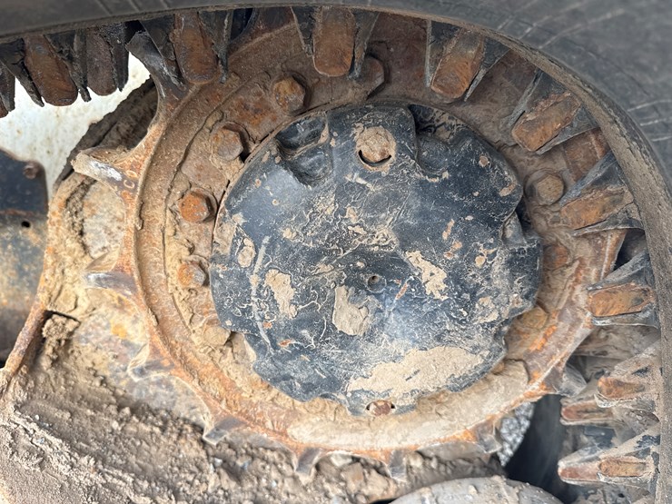 bobcat-t630-image-41