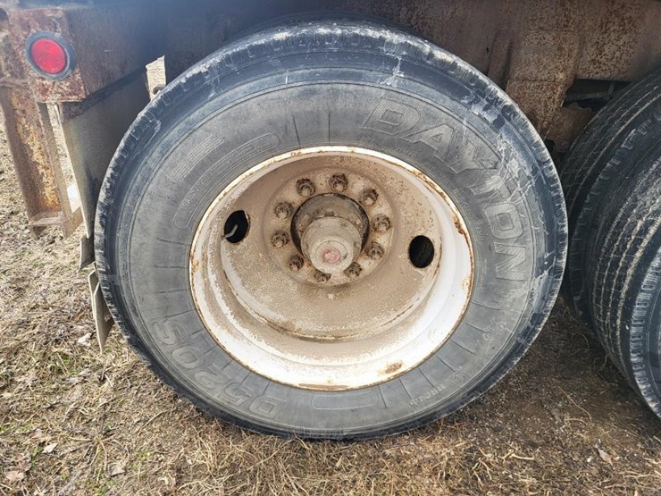 1996-warren-tandem-axle-feed-semi-trailer-image-35