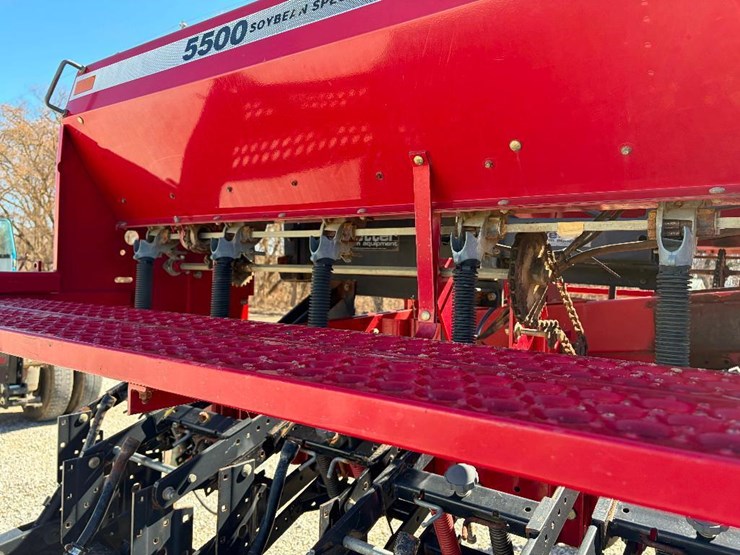 case-ih-5500-image-11