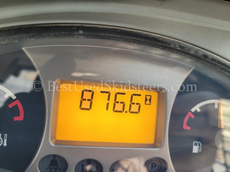 2013-bobcat-t110-image-19