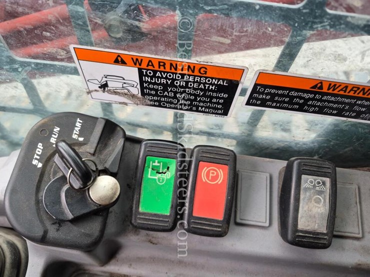 2023-kubota-svl97-2-image-13