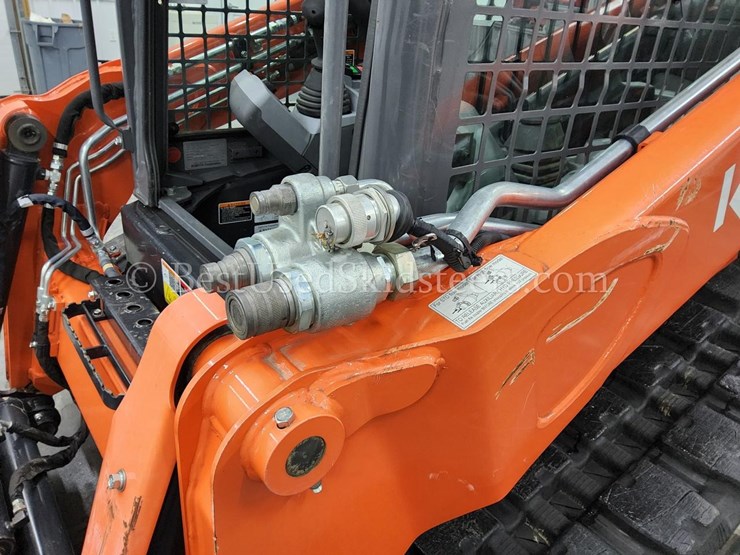 2022-kubota-svl65-2-image-16