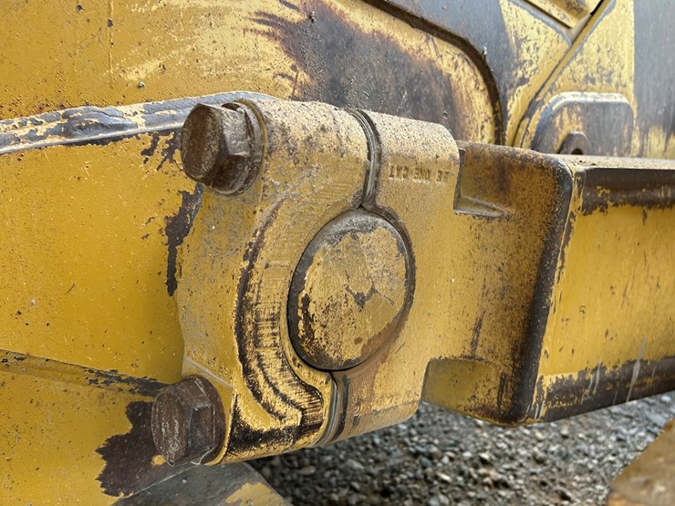 2015-caterpillar-d6t-lgp-image-30