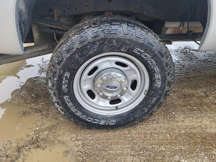 2015-ford-f250-xl-image-29