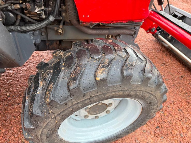 massey-ferguson-1736-image-9