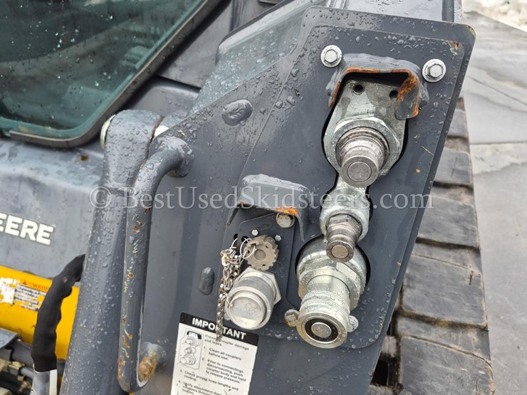 2024-deere-317g-image-21