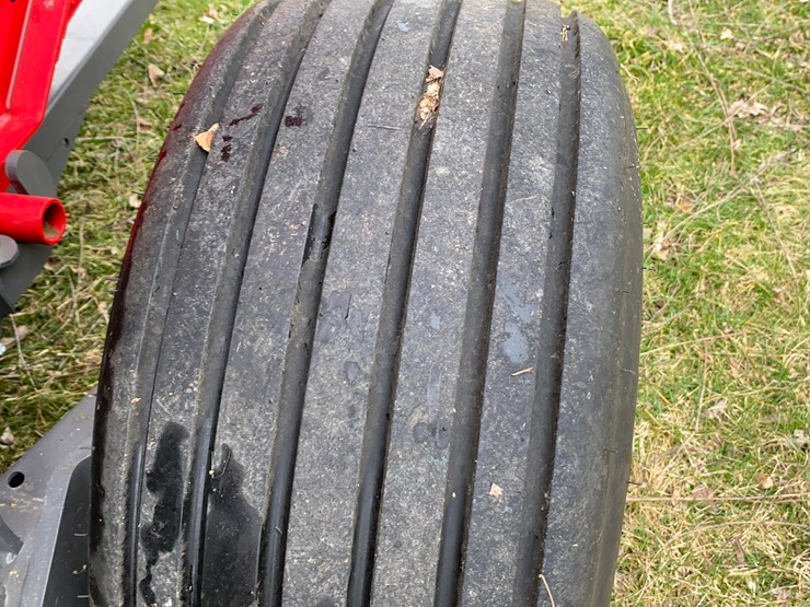 2024-massey-ferguson-1745d-image-45