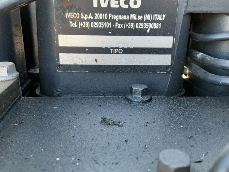 #200-•-iveco-power-unit-with-hydraulic-pumps-image-10