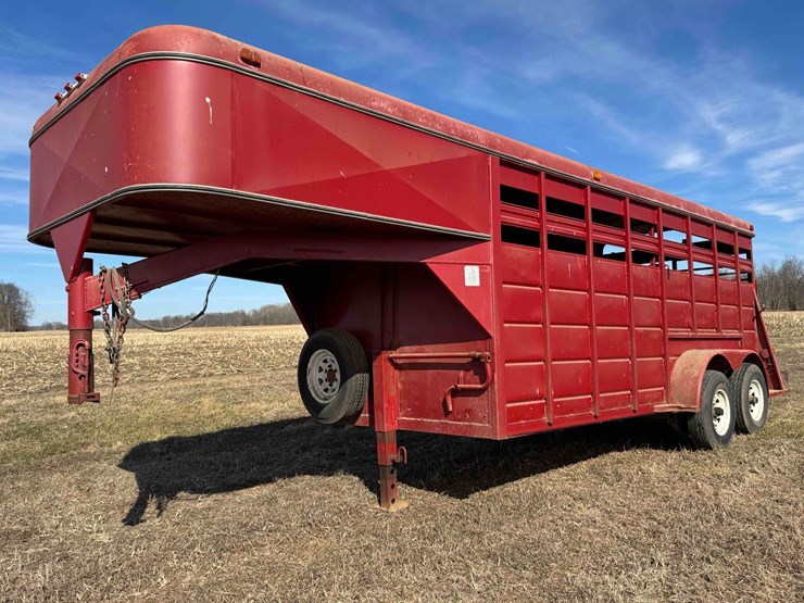 1992-wilro-livestock-trailer,-steel,-20'-x-6-1/2'-,-cut-gate,-**-titled-**-image-26