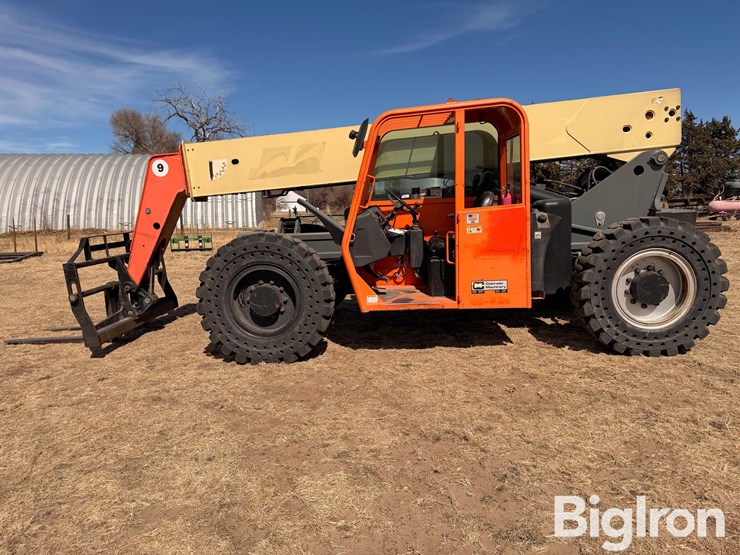 2012-jlg-g9-43a-image-8