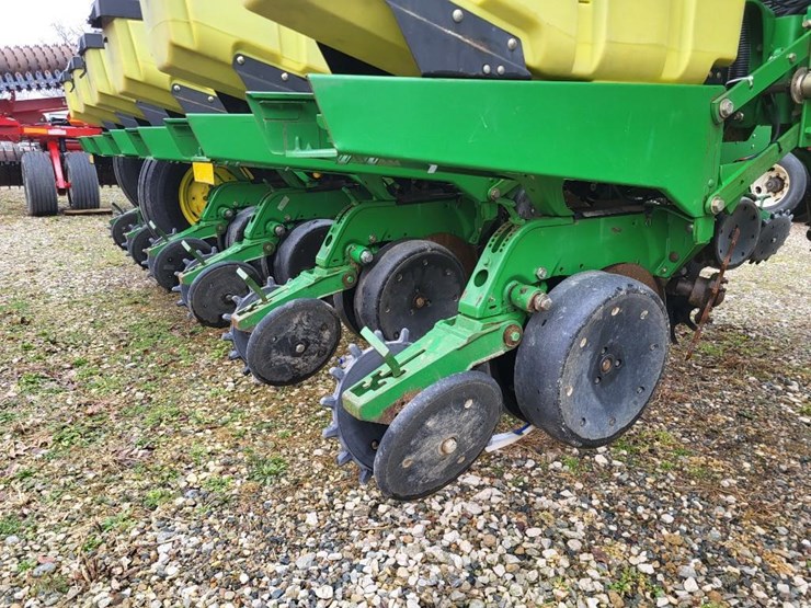 2010-john-deere-1770nt-image-27