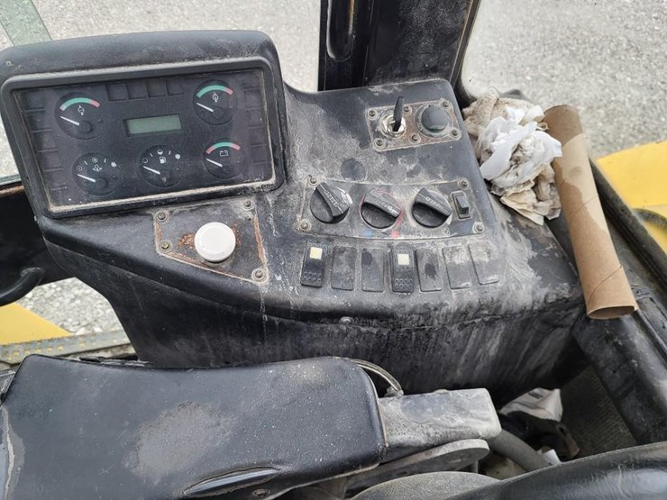 2012-yale-forklift-image-48