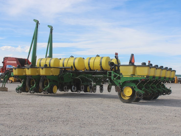 john-deere-7200-image-4