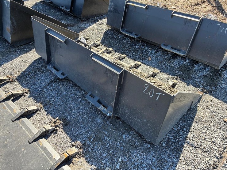 wildcat-80"-skid-steer-tooth-bucket-image-4