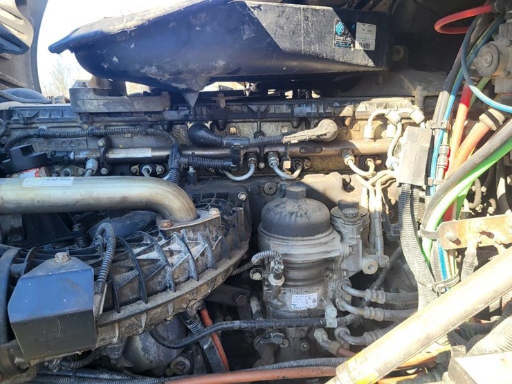 2013-freightliner-ca125dc-tandem-axle-day-cab-semi-image-69