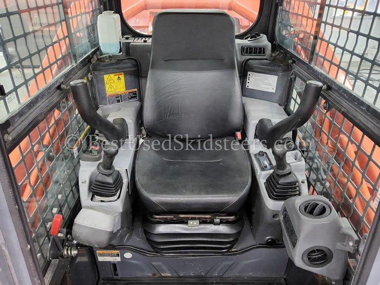 2015-kubota-svl90-2-image-31