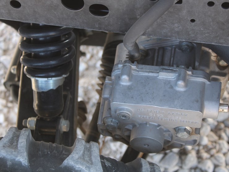 2019-john-deere-gator-image-33