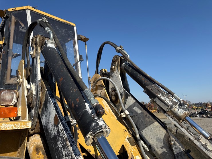 caterpillar-it28f-image-32