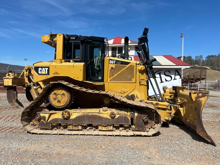 2015-caterpillar-d6t-lgp-image-6