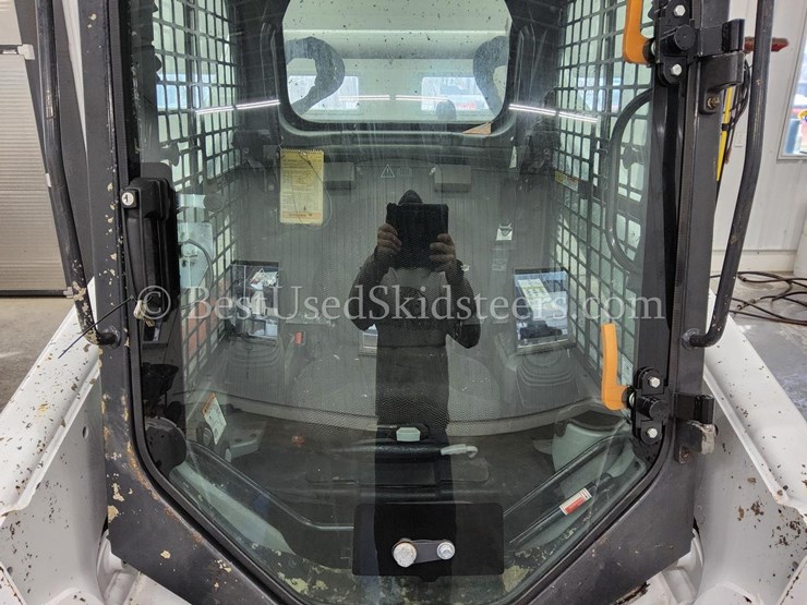 2023-bobcat-t770-image-30