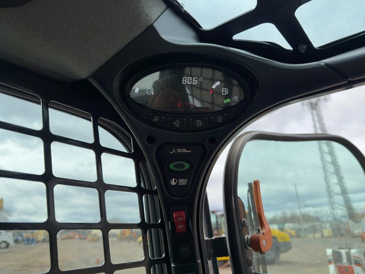 2024-bobcat-t770-image-25