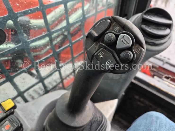 2023-kubota-svl75-3-image-14