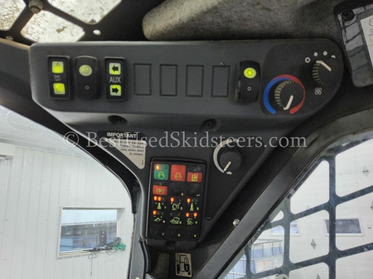 2023-deere-325g-image-21