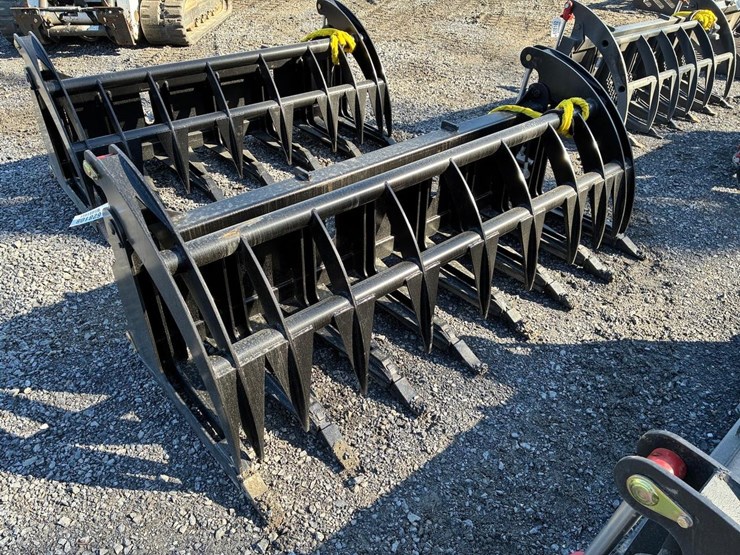 wildcat-84"-heavy-duty-skid-steer-root-rake-grapple-image-1