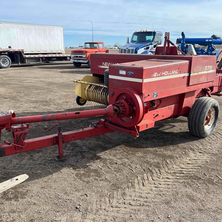 NEW HOLLAND 575
