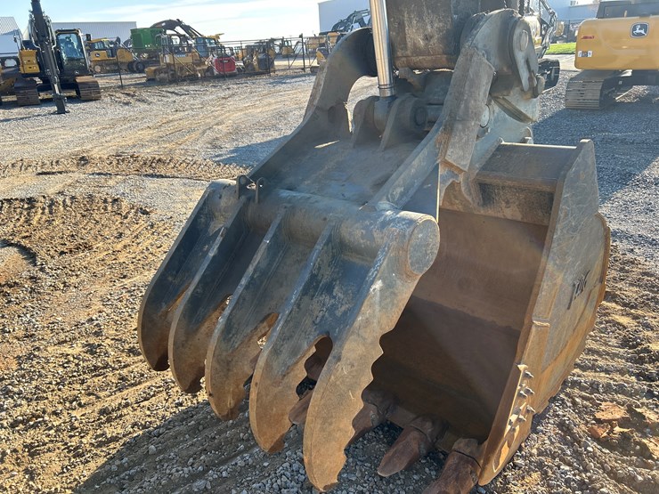 2019-deere-350g-lc-image-14