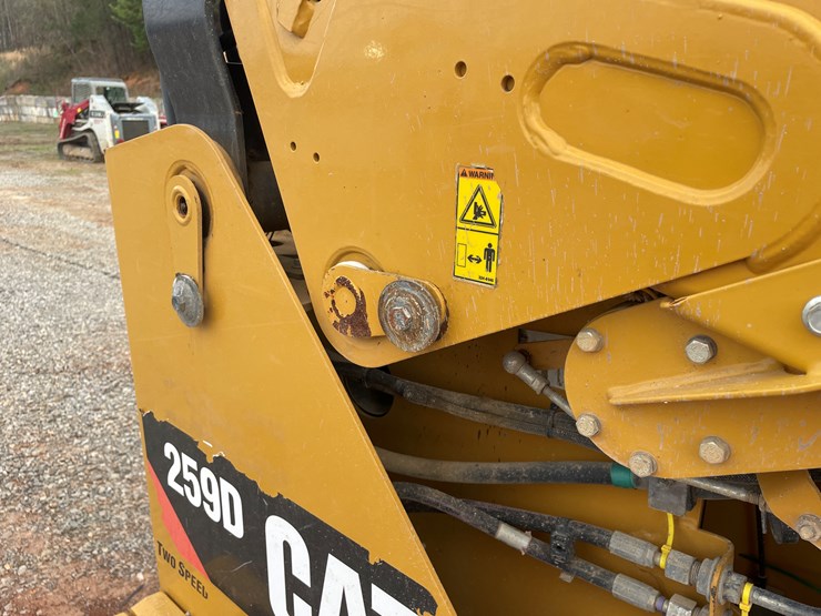 2017-caterpillar-259d-image-20