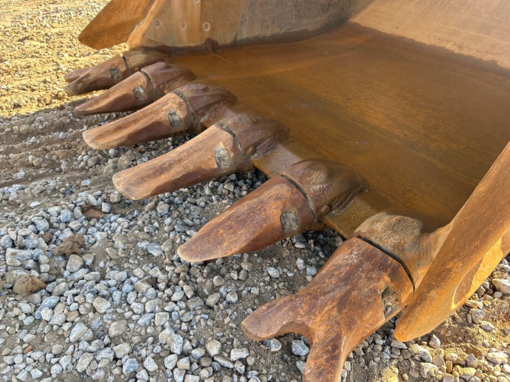 2019-deere-350g-lc-image-13