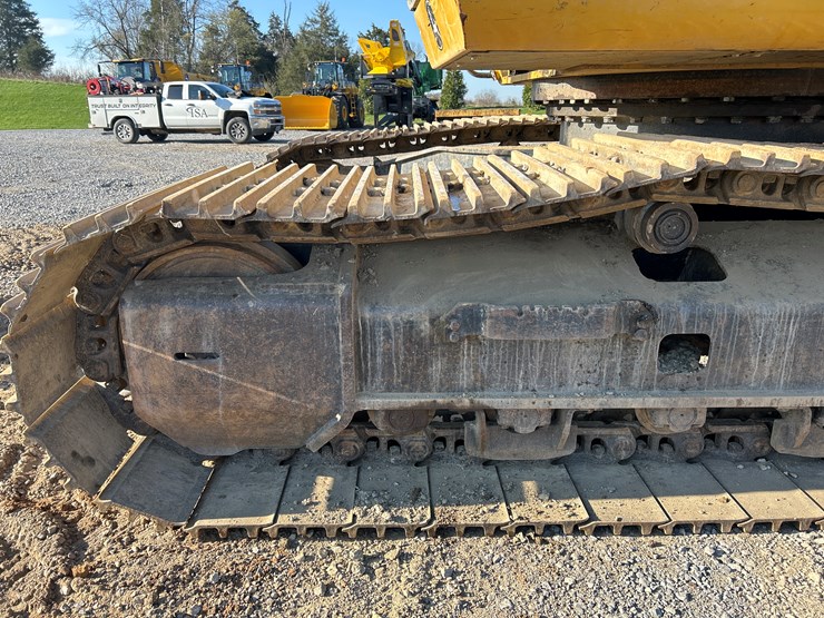 2019-deere-350g-lc-image-70