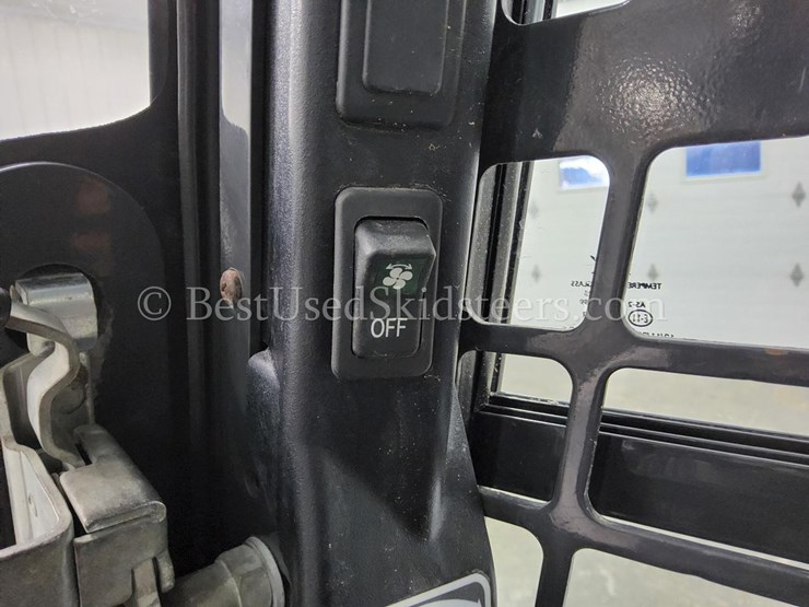 2020-bobcat-t770-image-19