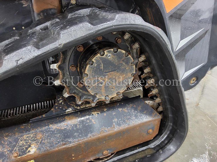 2023-kubota-svl97-2-image-13