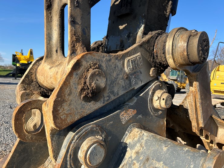 2019-deere-350g-lc-image-19